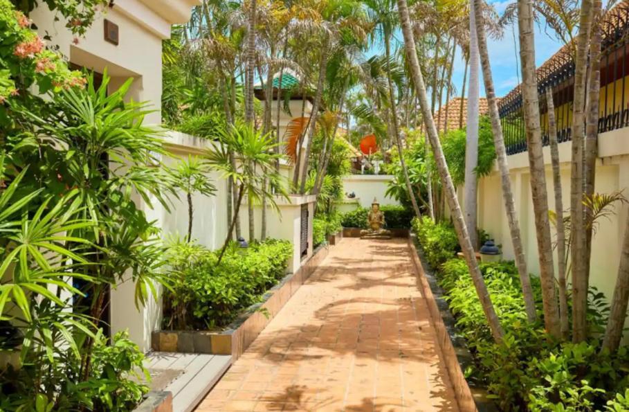Luxury Semi-2bd Pool Near & Walking Street
