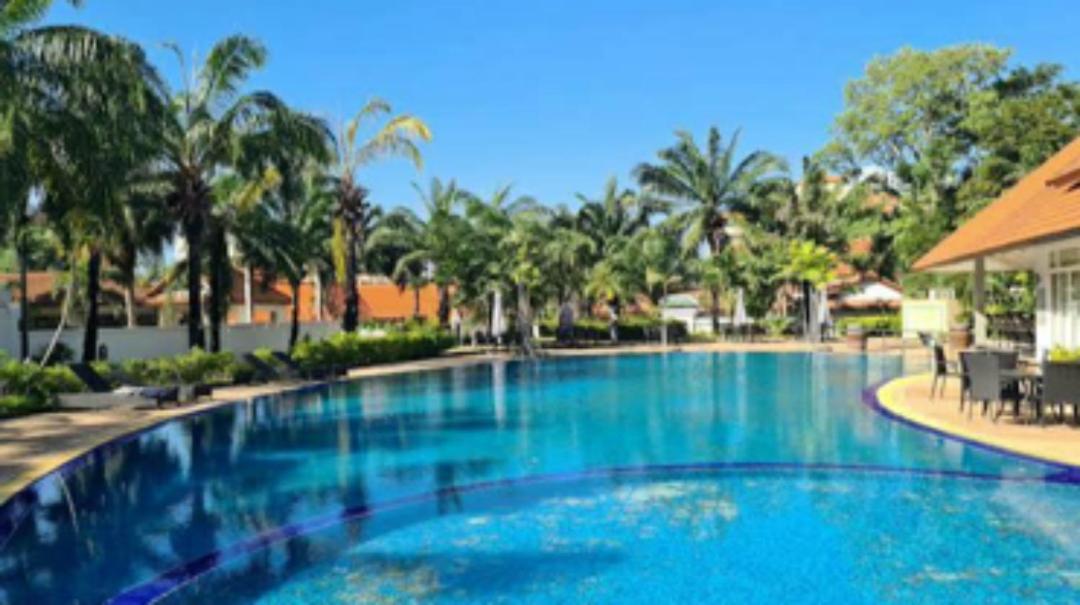 Luxury Semi-2Bd Pool Villa Near Beach & Walking Street *